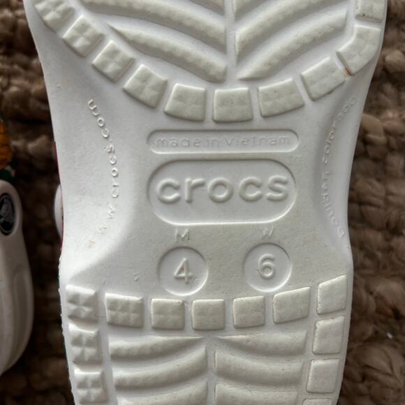 Crocs Classic Clogs Floral Print – Women’s Size 6 - Picture 8 of 12